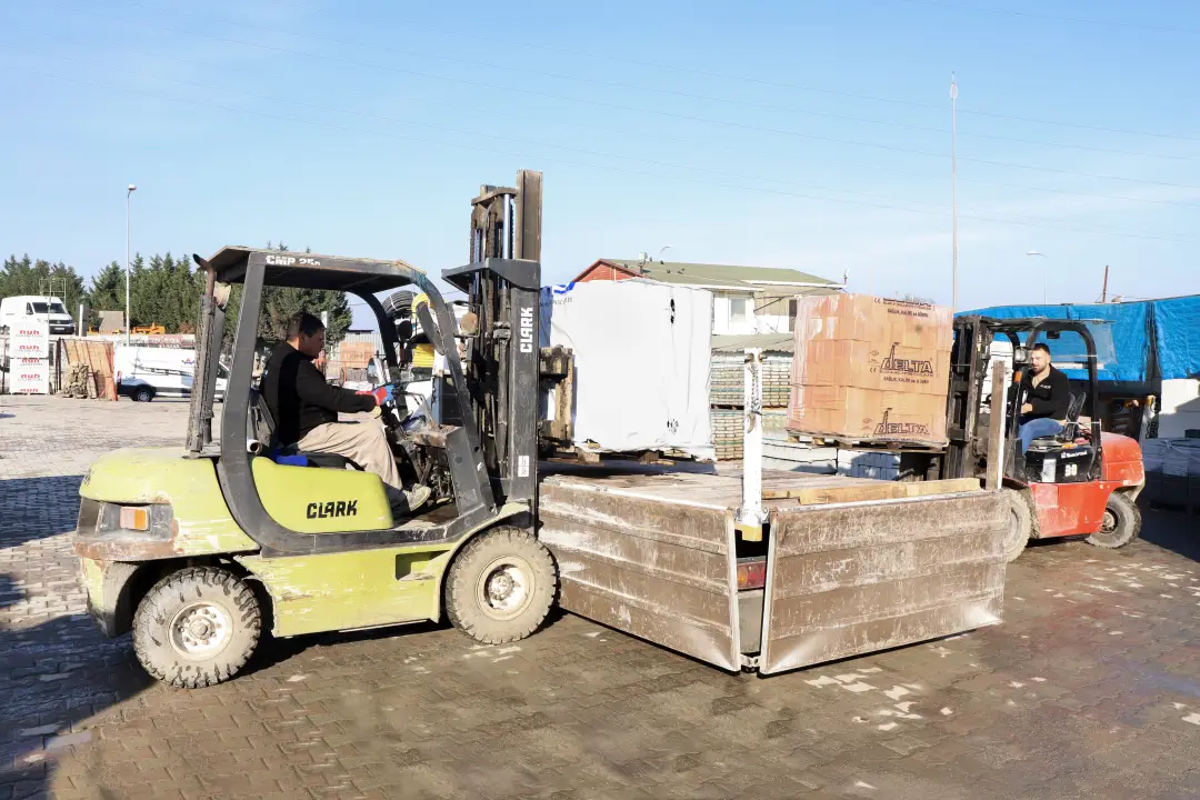 Forkliftle beton palet taşıma